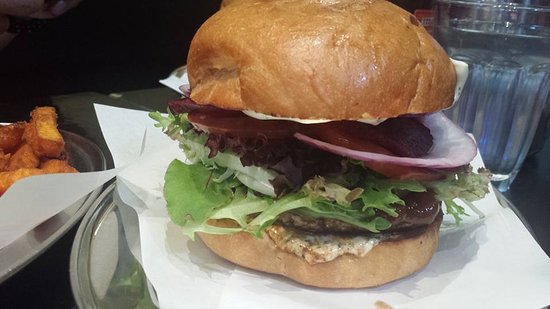 metro-burger-kangaroo-burger